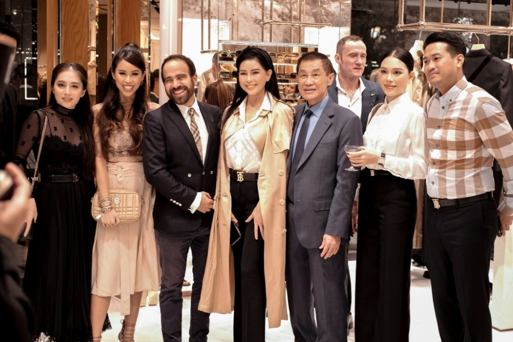 Gia đình ông Johnathan Hạnh Nguyễn.