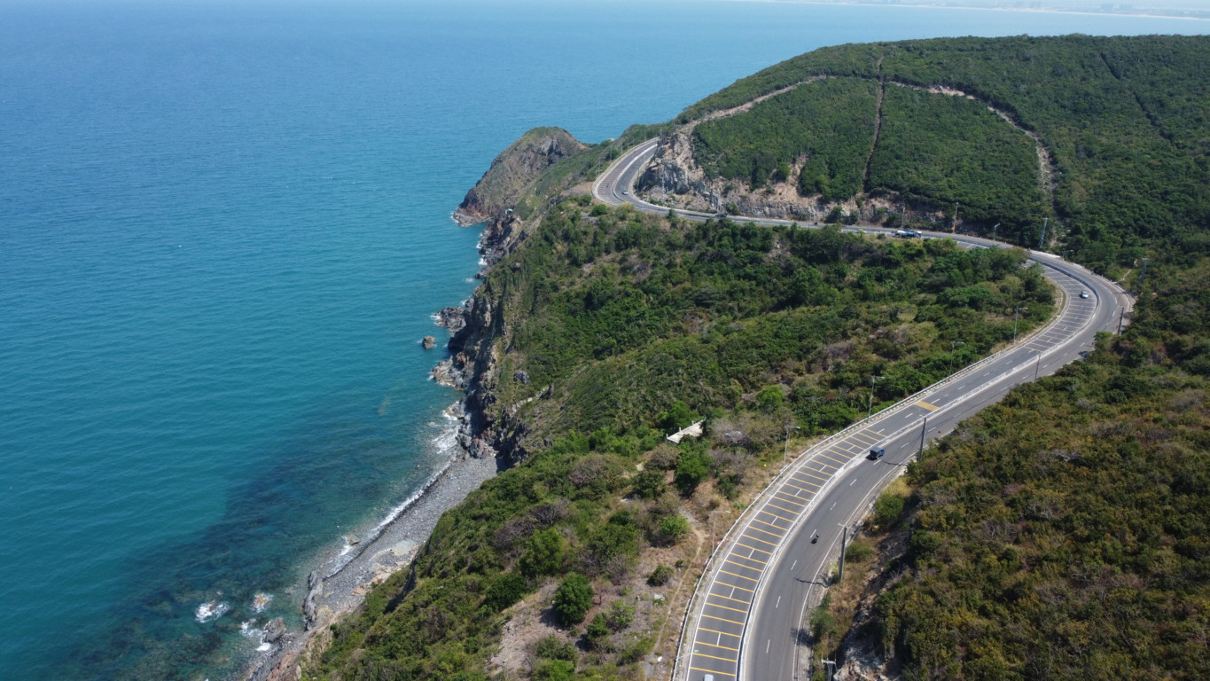 Cung Đường Ven Biển Đại Lộ Nguyễn Tất Thành Tuyệt Đẹp