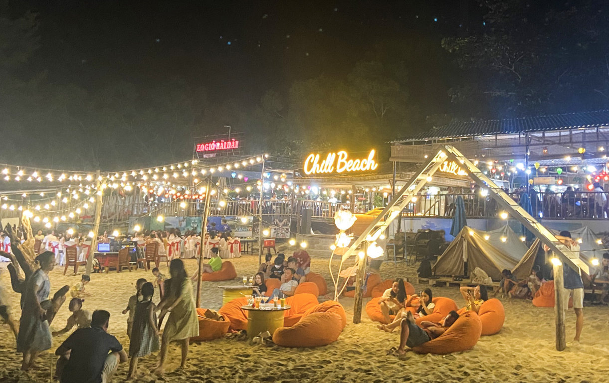 Nhà Hàng Hải Sản Eo Gió Trải Nghiệm Ẩm Thực Ven Biển Lộng Gió