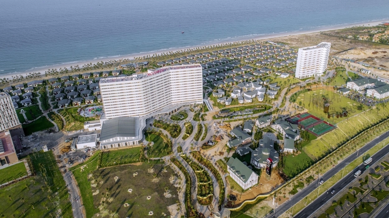 Movenpick Resort Waverly Cam Ranh Phong Cách Thụy Sĩ Hiện Đại